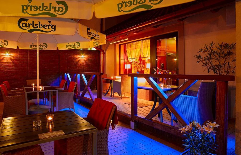 Aura - Hotel & Restaurant & Sauna Zielona Góra Extérieur photo