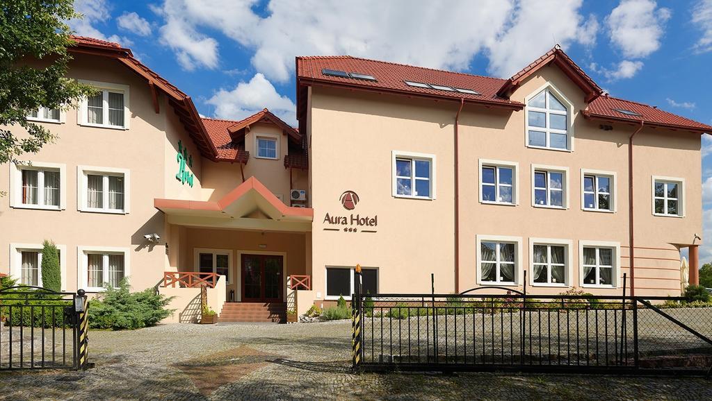 Aura - Hotel & Restaurant & Sauna Zielona Góra Extérieur photo
