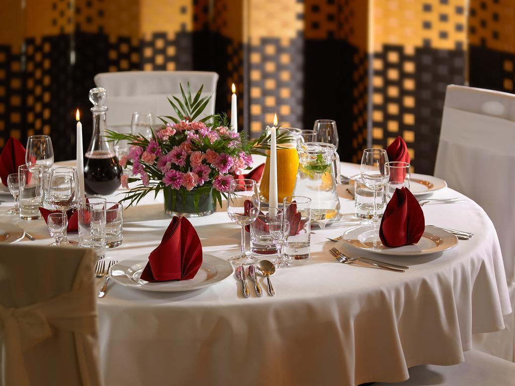 Aura - Hotel & Restaurant & Sauna Zielona Góra Extérieur photo