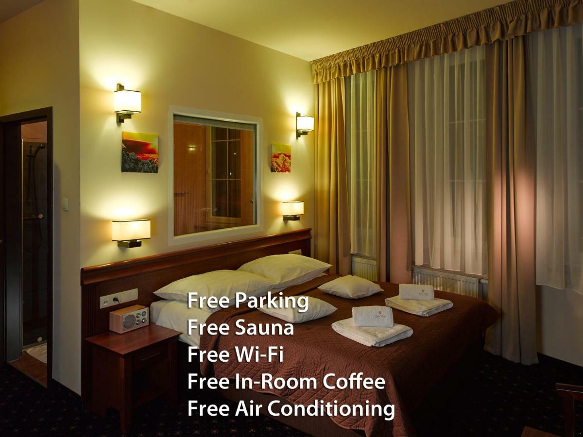 Aura - Hotel & Restaurant & Sauna Zielona Góra Extérieur photo